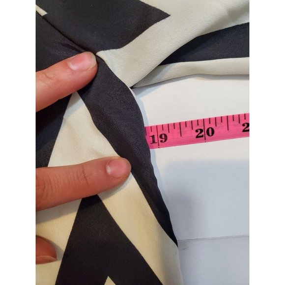 Everly Black & White Geometric Zig Zag Design Quarter Sleeve Mini Dress Sz L - Picture 5 of 8